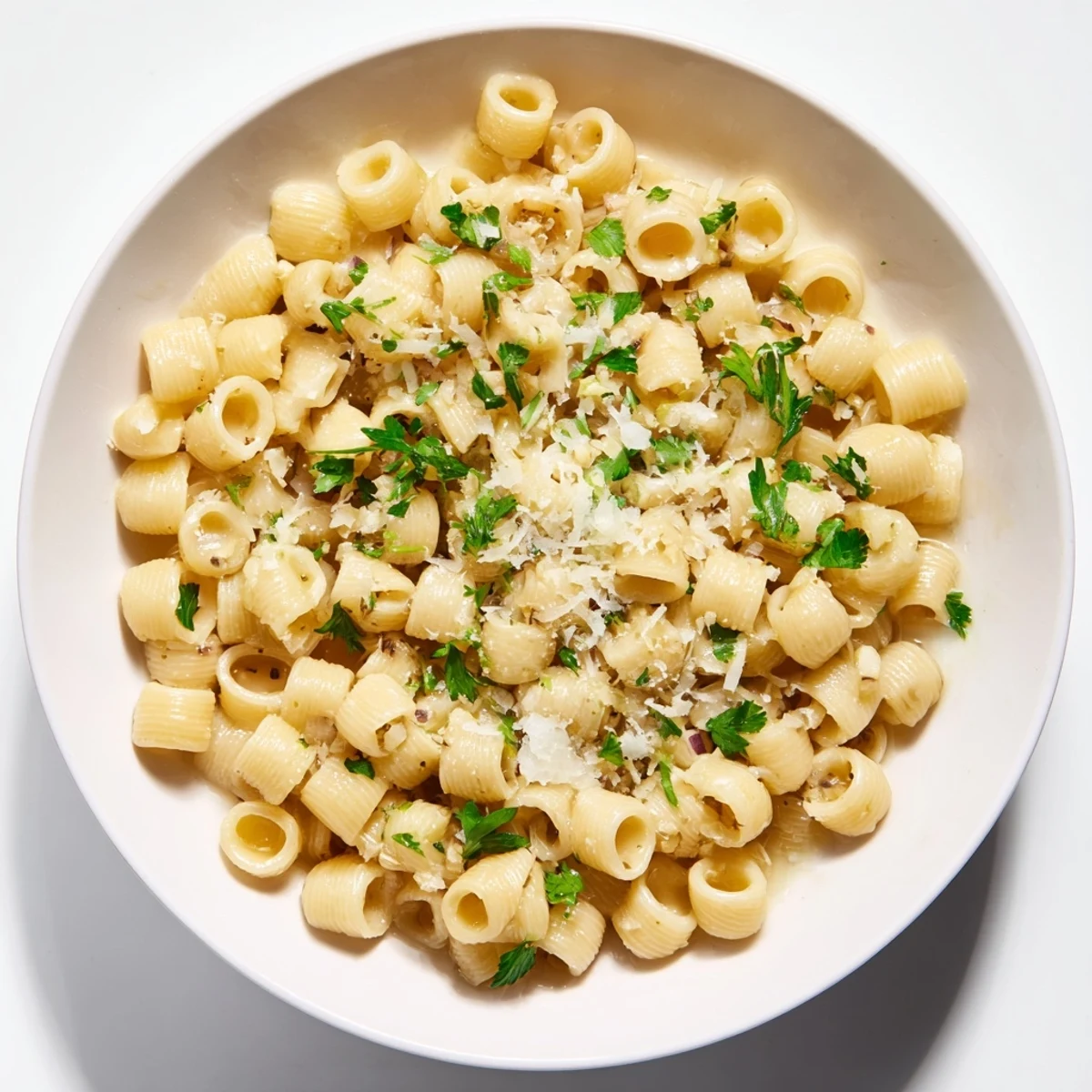 Cozy, comforting view of a bowlful of flavorful One-Pot Garlic Butter Ditalini, ready to enjoy.